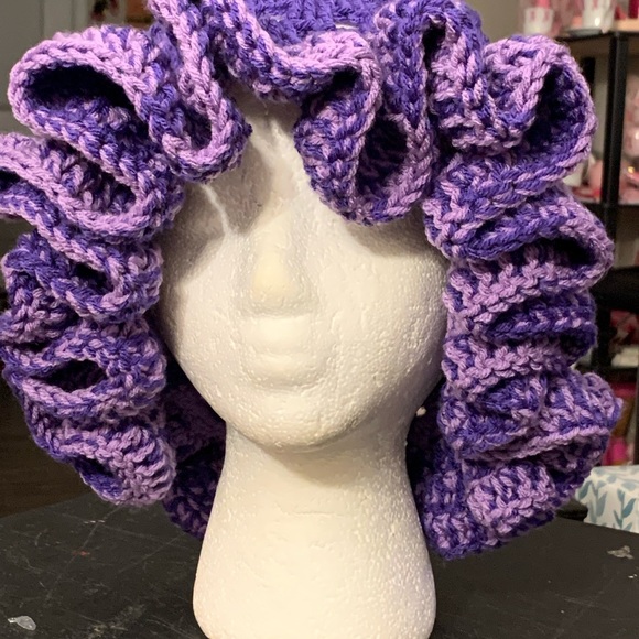 Crochet ruffled hats - Picture 7 of 15